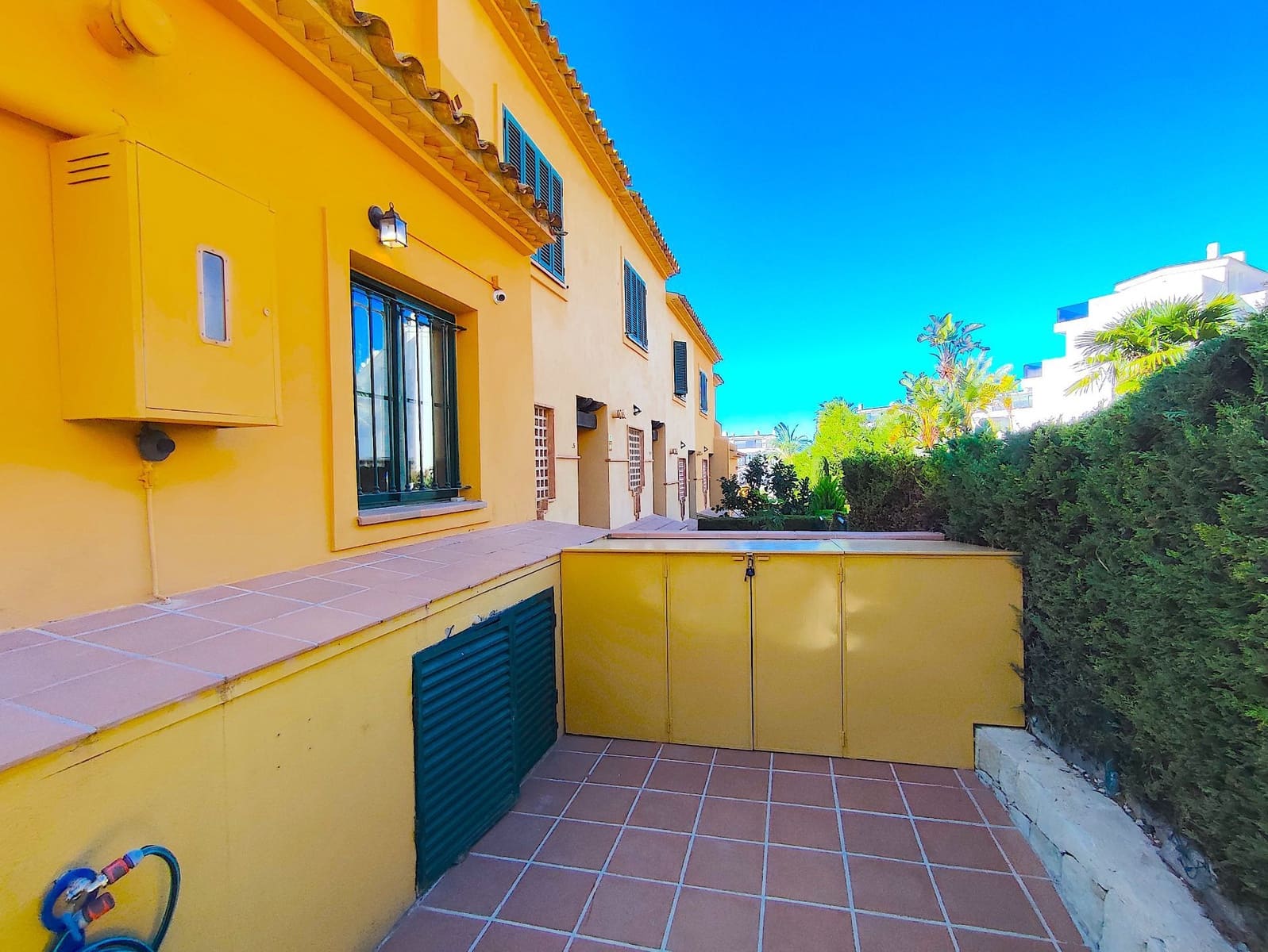 3 bedroom Semi-detached Villa for rent in Finestrat with pool garage - € 2,000 (Ref: 9602546)