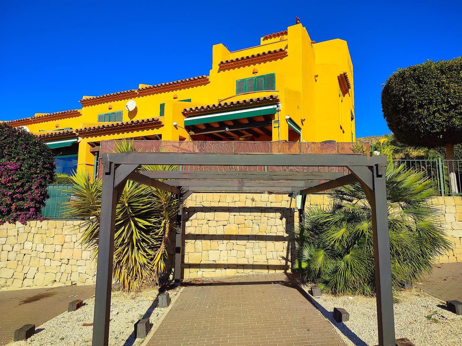 3 bedroom Semi-detached Villa for rent in Finestrat with pool garage - € 2,000 (Ref: 9602546)