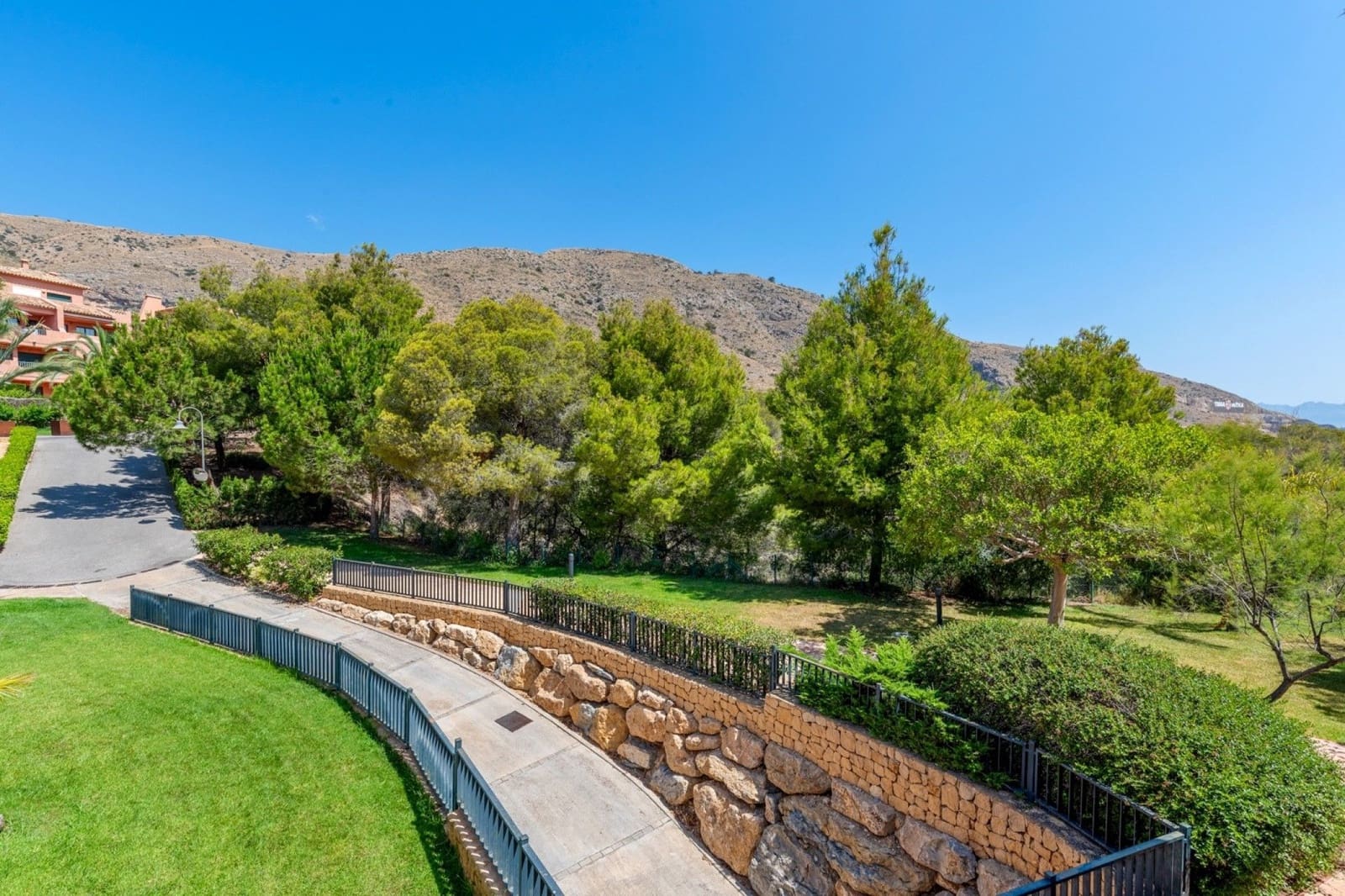 2 bedroom Apartment for sale in Finestrat with pool garage - € 395,000 (Ref: 9614760)