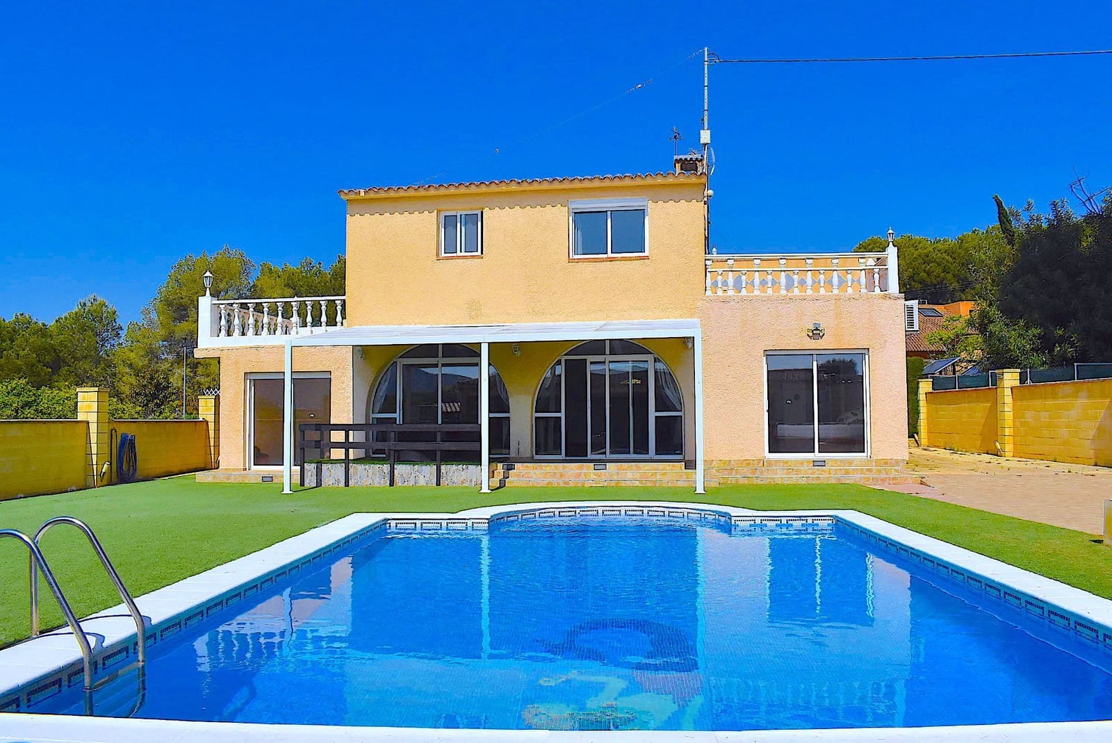 4 sovrum Villa att hyra i Alfaz del Pi / L'Alfas del Pi med pool garage - 4 800 € (Ref: 9814203)