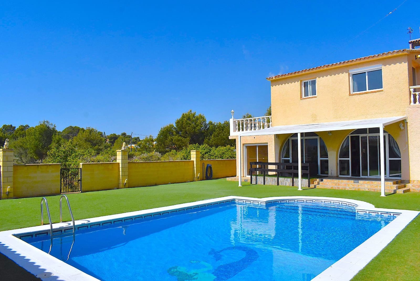 4 sovrum Villa att hyra i Alfaz del Pi / L'Alfas del Pi med pool garage - 4 800 € (Ref: 9814203)