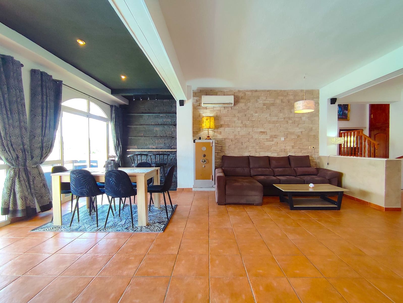 4 sovrum Villa att hyra i Alfaz del Pi / L'Alfas del Pi med pool garage - 4 800 € (Ref: 9814203)