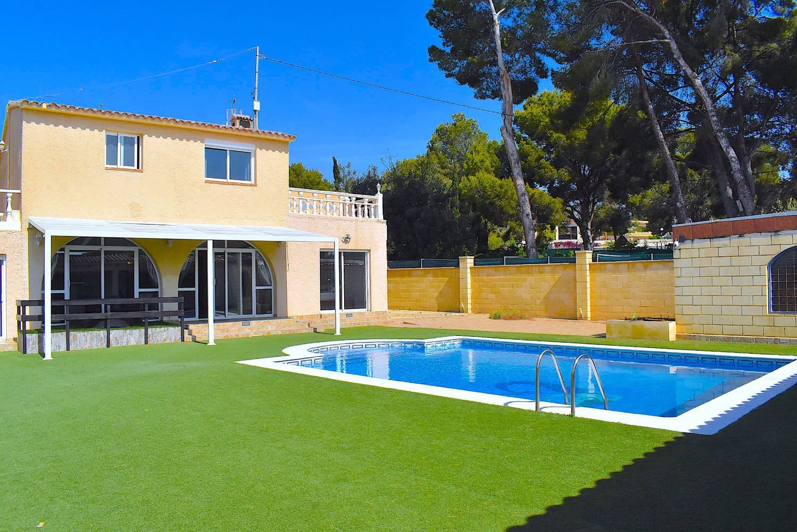 4 sovrum Villa att hyra i Alfaz del Pi / L'Alfas del Pi med pool garage - 4 800 € (Ref: 9814203)