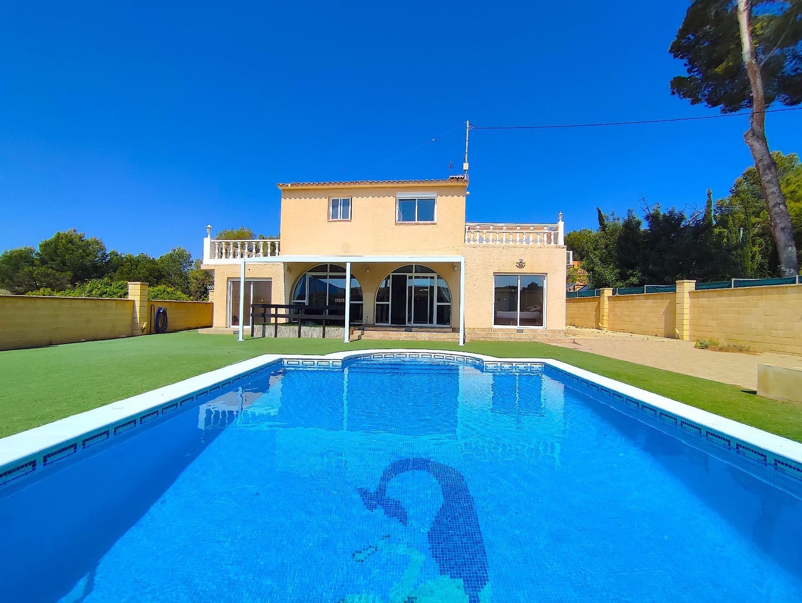4 sovrum Villa att hyra i Alfaz del Pi / L'Alfas del Pi med pool garage - 4 800 € (Ref: 9814203)