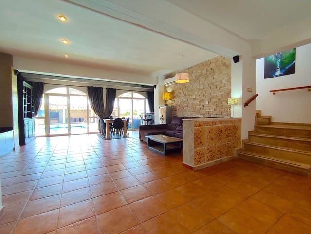 4 sovrum Villa att hyra i Alfaz del Pi / L'Alfàs del Pi med pool garage - 4 800 € (Ref: 9814203)