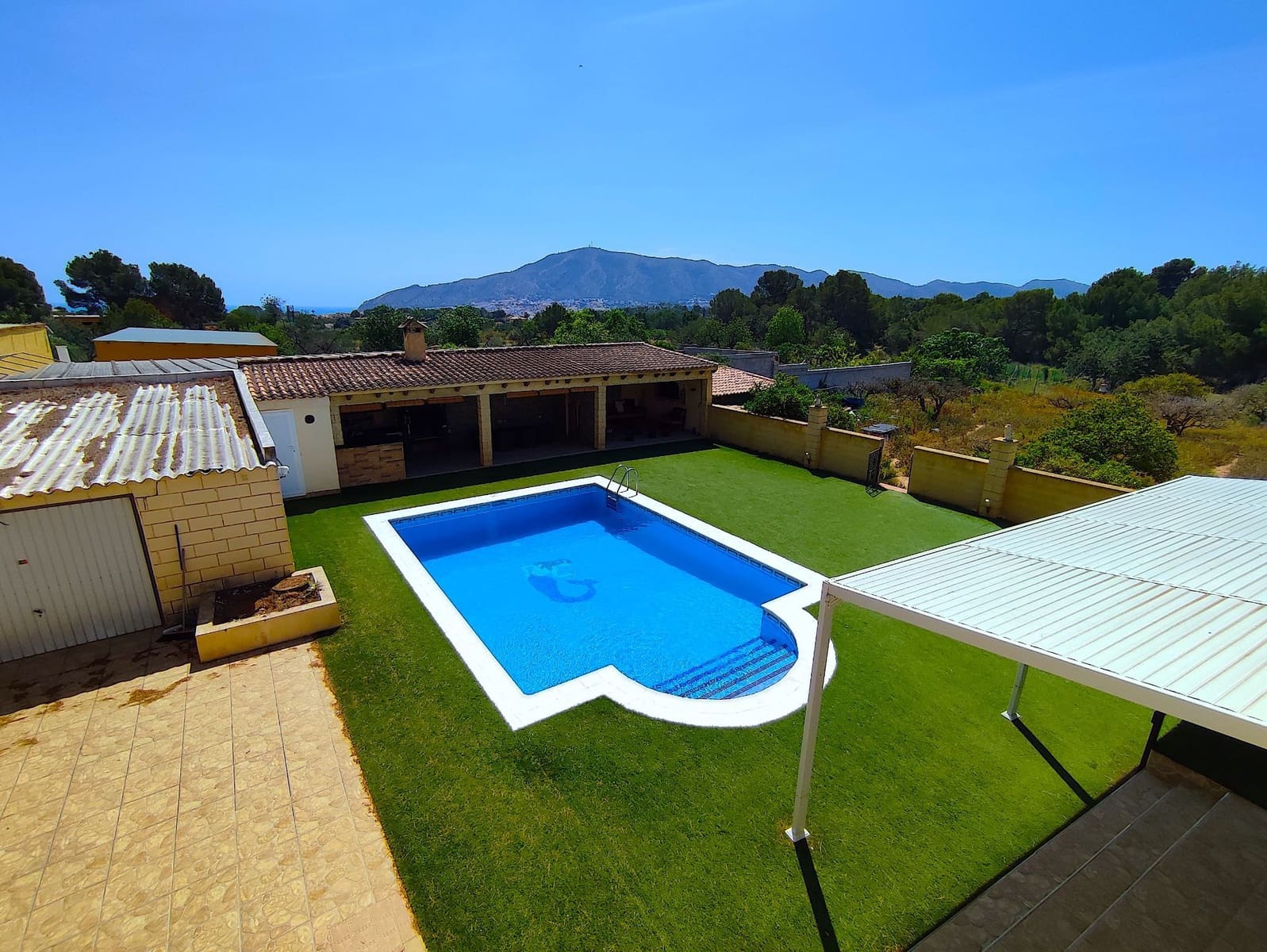 4 sovrum Villa att hyra i Alfaz del Pi / L'Alfas del Pi med pool garage - 4 800 € (Ref: 9814203)
