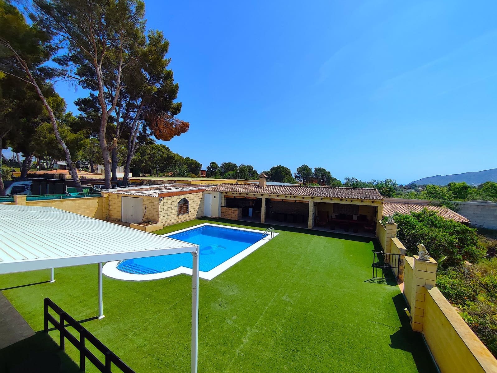 4 sovrum Villa att hyra i Alfaz del Pi / L'Alfas del Pi med pool garage - 4 800 € (Ref: 9814203)