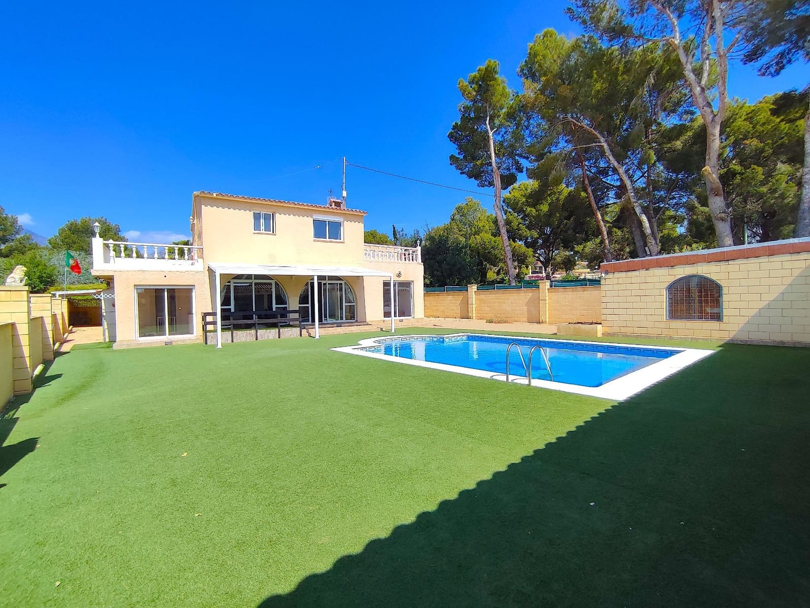 4 sovrum Villa att hyra i Alfaz del Pi / L'Alfas del Pi med pool garage - 4 800 € (Ref: 9814203)