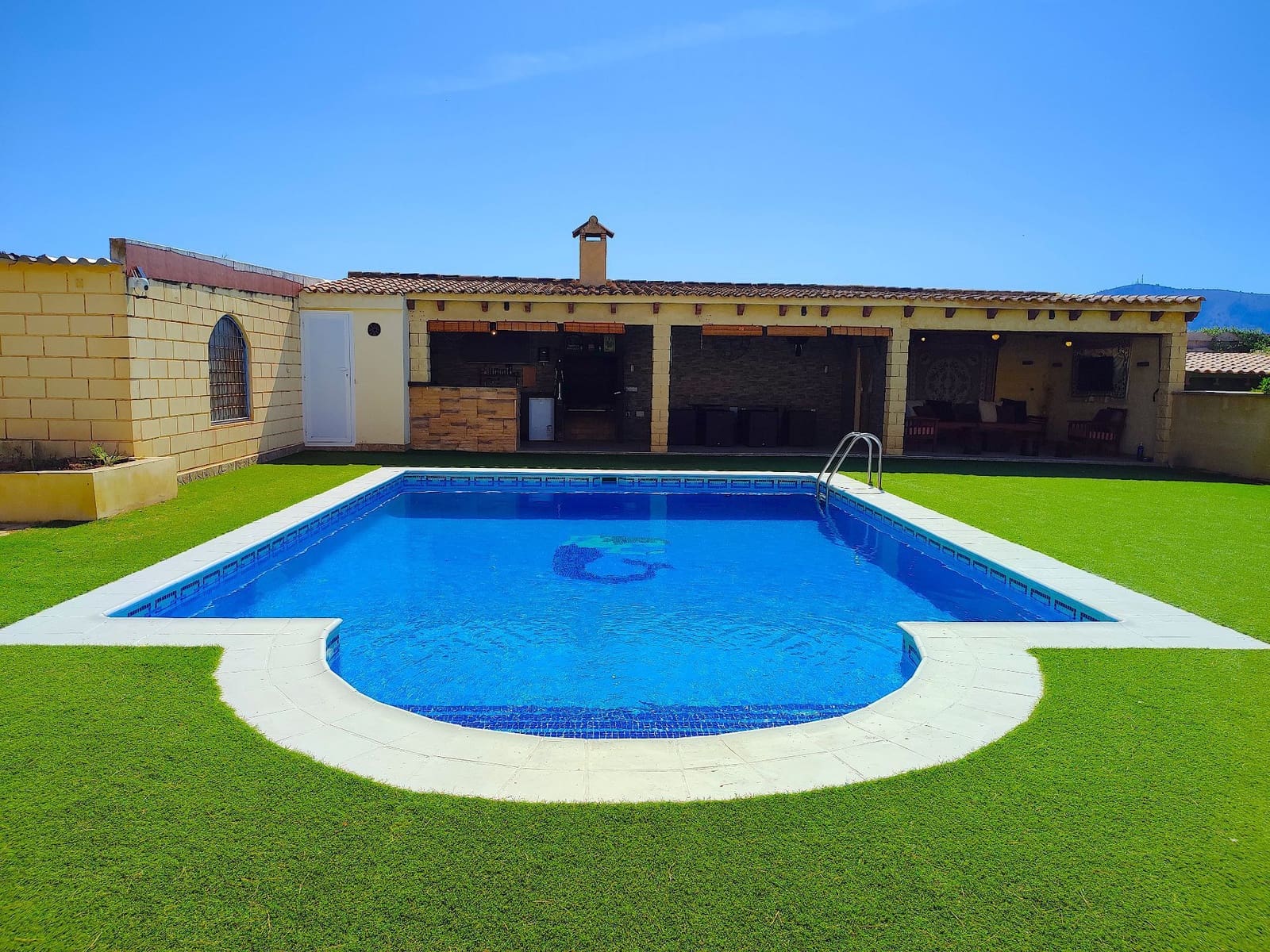 4 sovrum Villa att hyra i Alfaz del Pi / L'Alfas del Pi med pool garage - 4 800 € (Ref: 9814203)