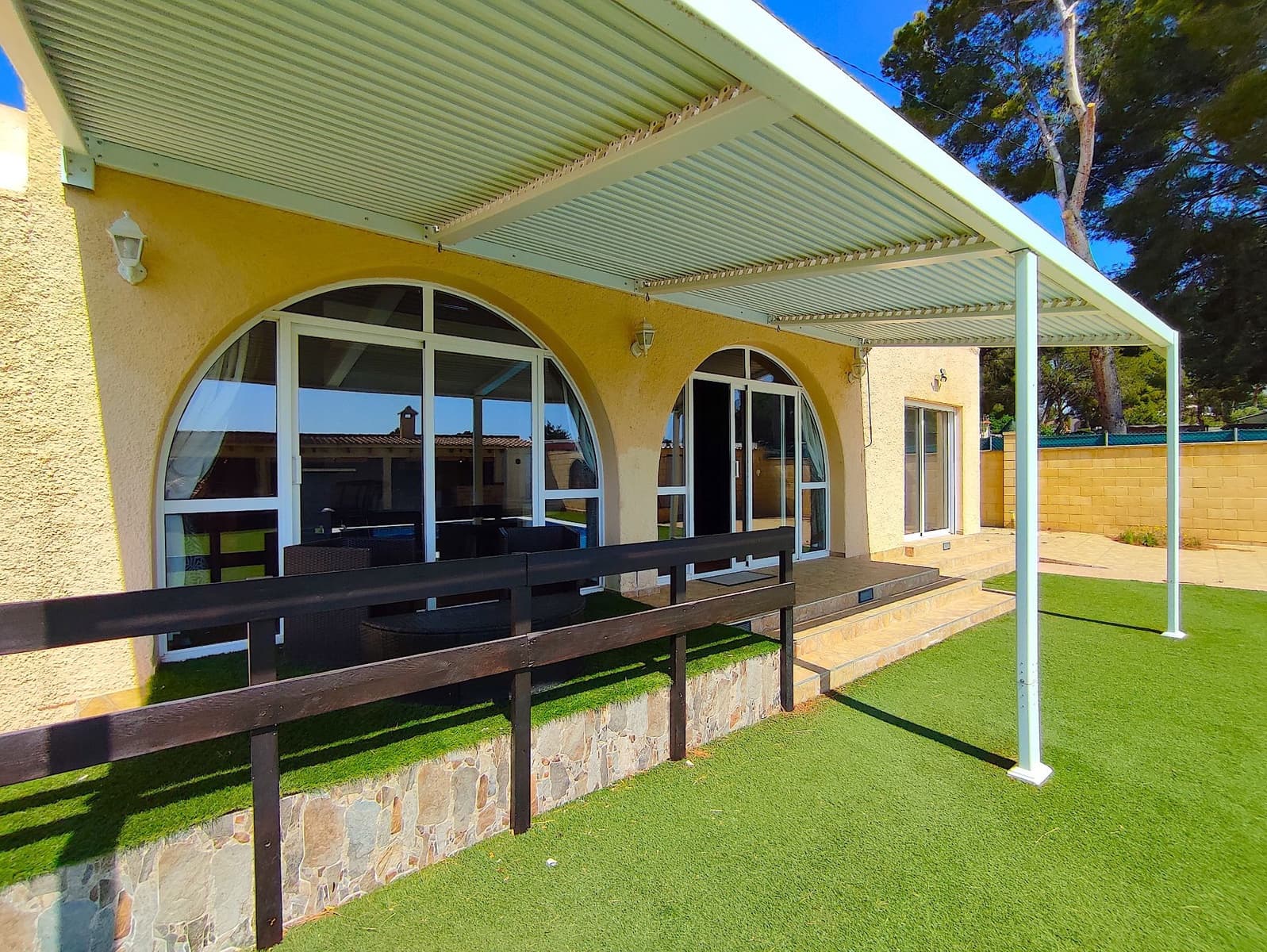 4 sovrum Villa att hyra i Alfaz del Pi / L'Alfas del Pi med pool garage - 4 800 € (Ref: 9814203)