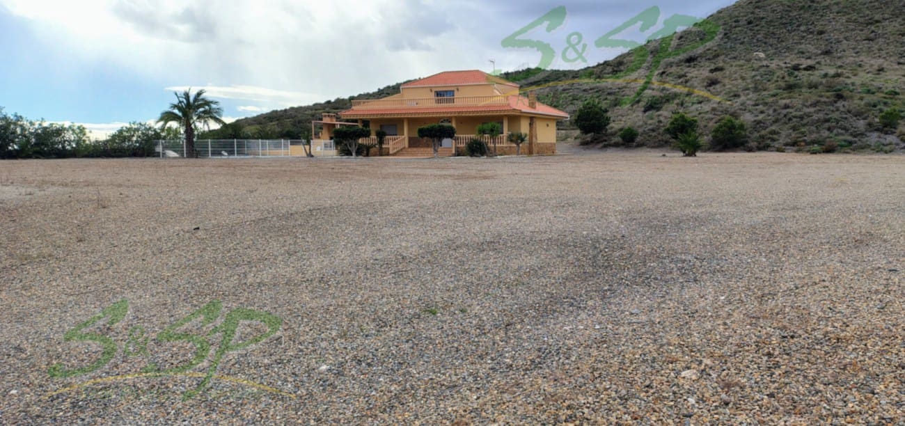 3 makuuhuone Maalaistalo myytävänä paikassa Aguilas mukana uima-altaan - 499 999 € (Ref: 9583016)