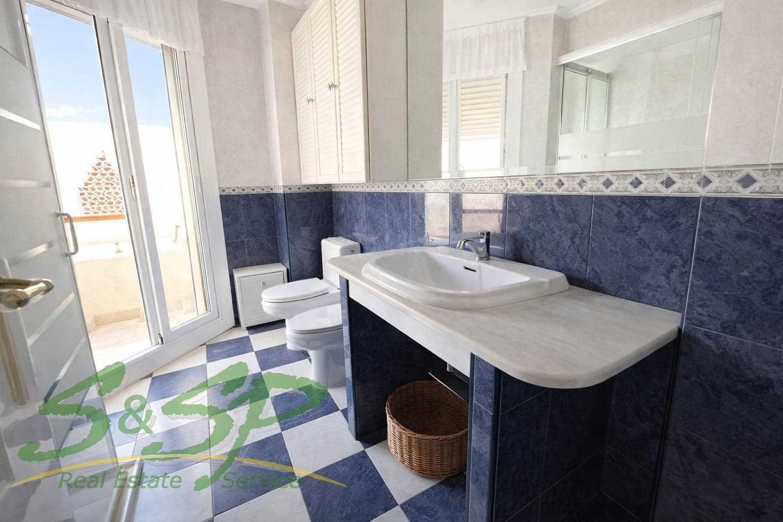 3 bedroom Apartment for sale in Aguilas with garage - € 298,000 (Ref: 9620869)