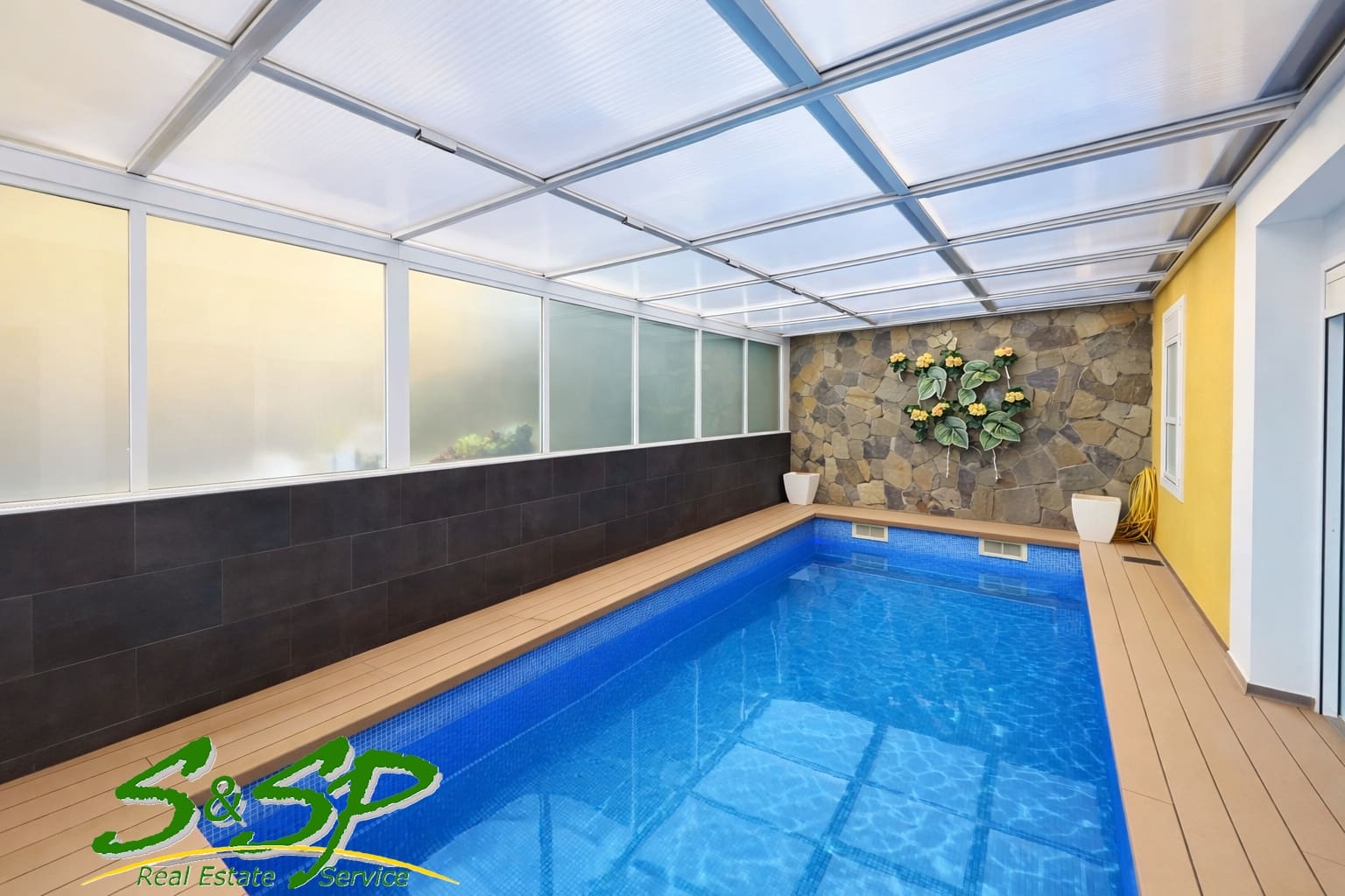 4 bedroom Townhouse for sale in Aguilas with pool garage - € 360,000 (Ref: 9737156)