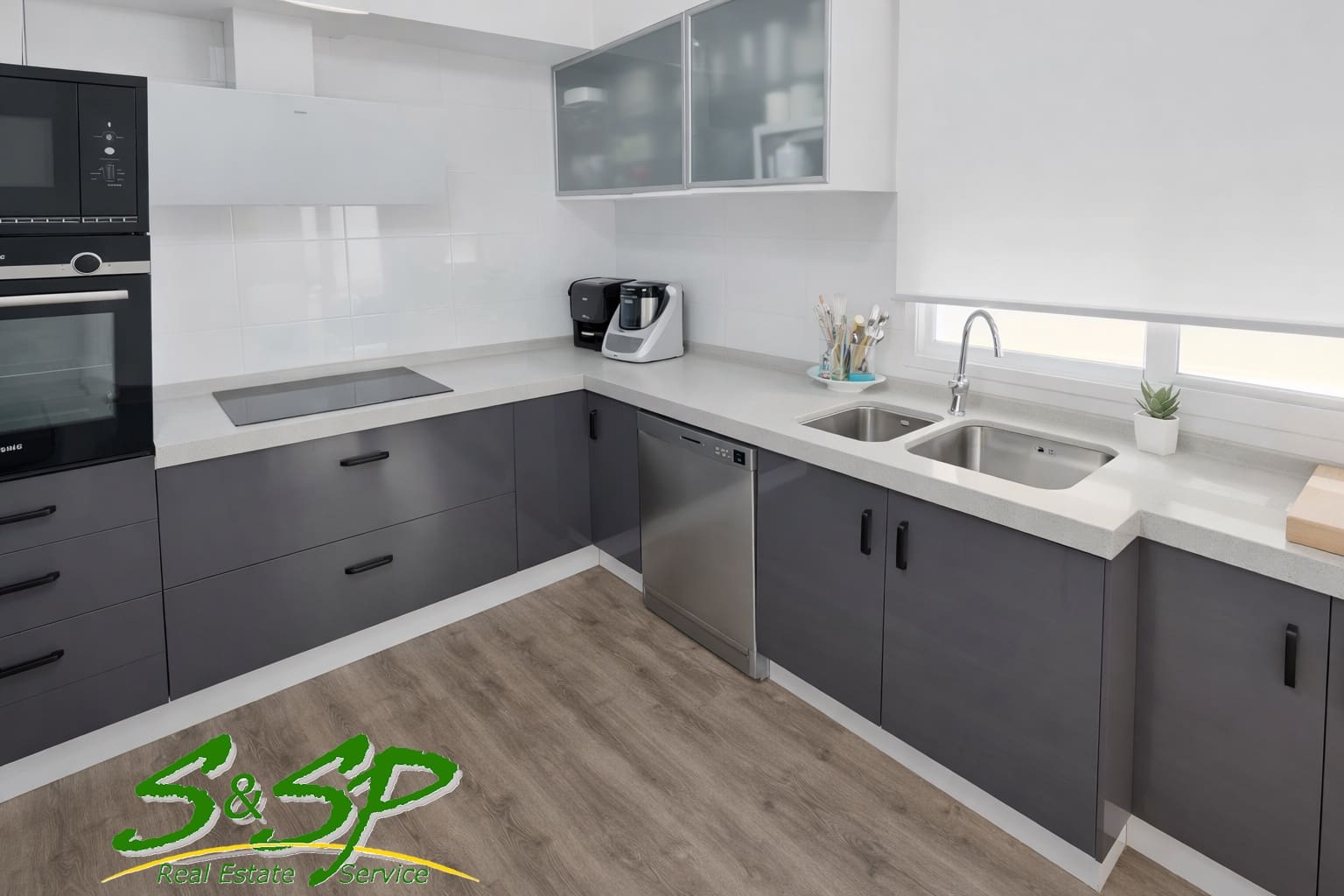 4 bedroom Townhouse for sale in Aguilas with pool garage - € 360,000 (Ref: 9737156)