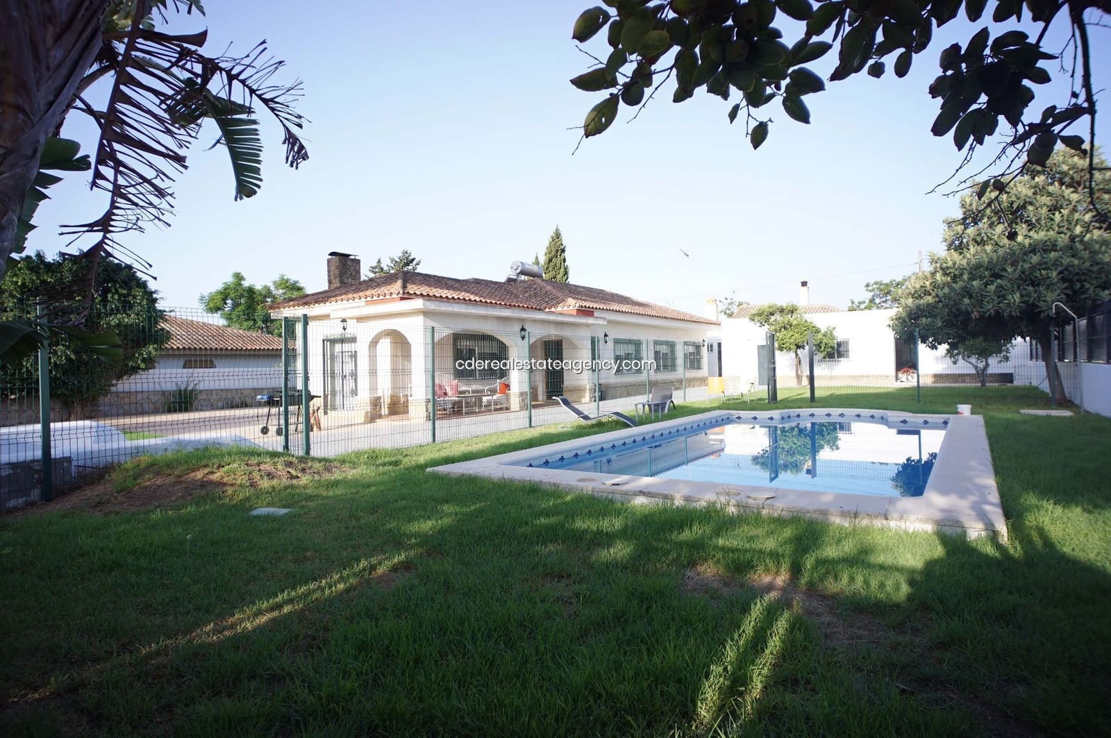 3 soveværelse Villa til leje i El Puerto de Santa Maria med swimmingpool garage - € 2.500 (Ref: 4831410)