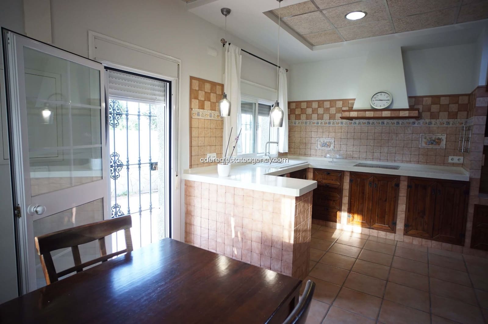 3 soveværelse Villa til leje i El Puerto de Santa Maria med swimmingpool garage - € 2.500 (Ref: 4831410)