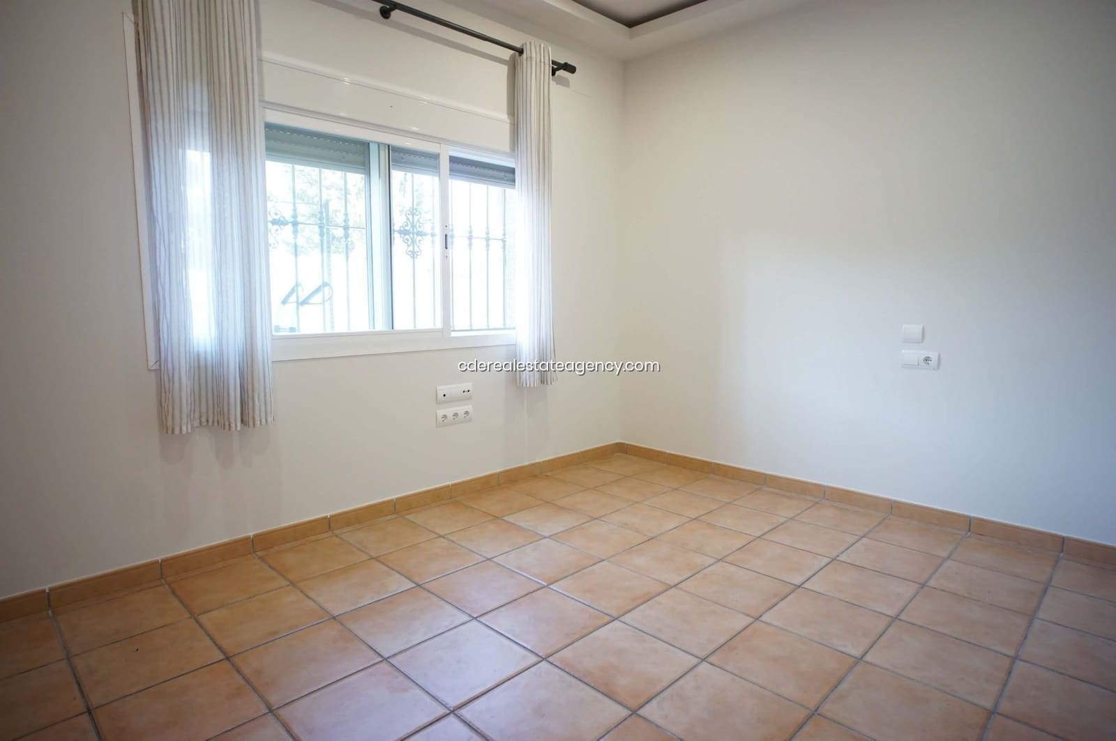 3 soveværelse Villa til leje i El Puerto de Santa Maria med swimmingpool garage - € 2.500 (Ref: 4831410)