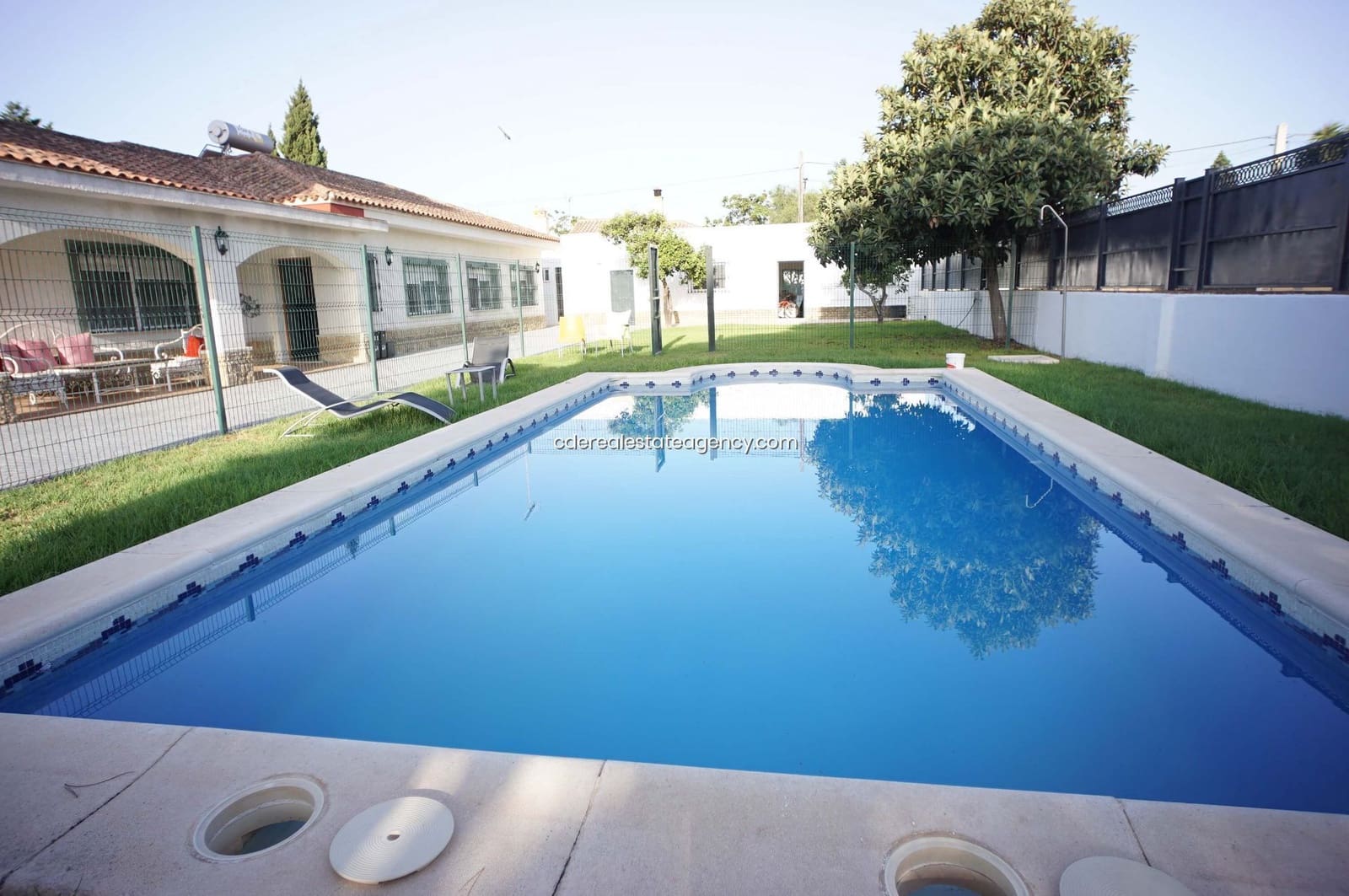 3 soveværelse Villa til leje i El Puerto de Santa Maria med swimmingpool garage - € 2.500 (Ref: 4831410)