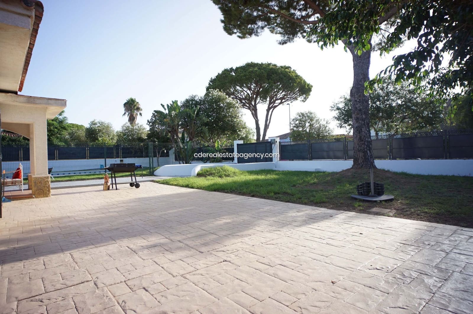 3 soveværelse Villa til leje i El Puerto de Santa Maria med swimmingpool garage - € 2.500 (Ref: 4831410)