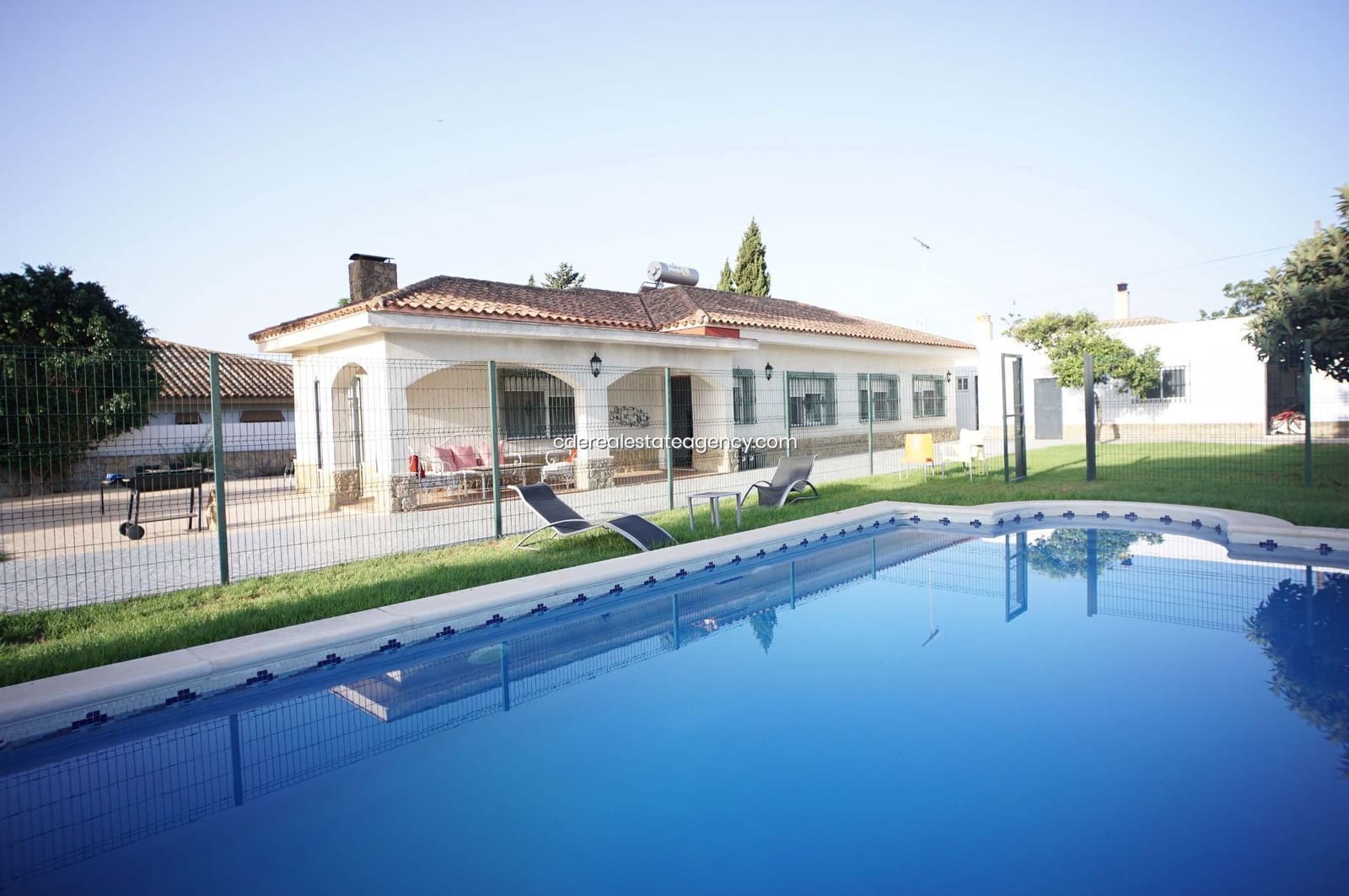 3 soveværelse Villa til leje i El Puerto de Santa Maria med swimmingpool garage - € 2.500 (Ref: 4831410)