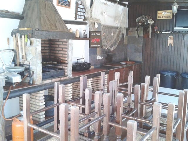 3 bedroom Townhouse for sale in Chipiona with pool garage - € 290,000 (Ref: 4831448)