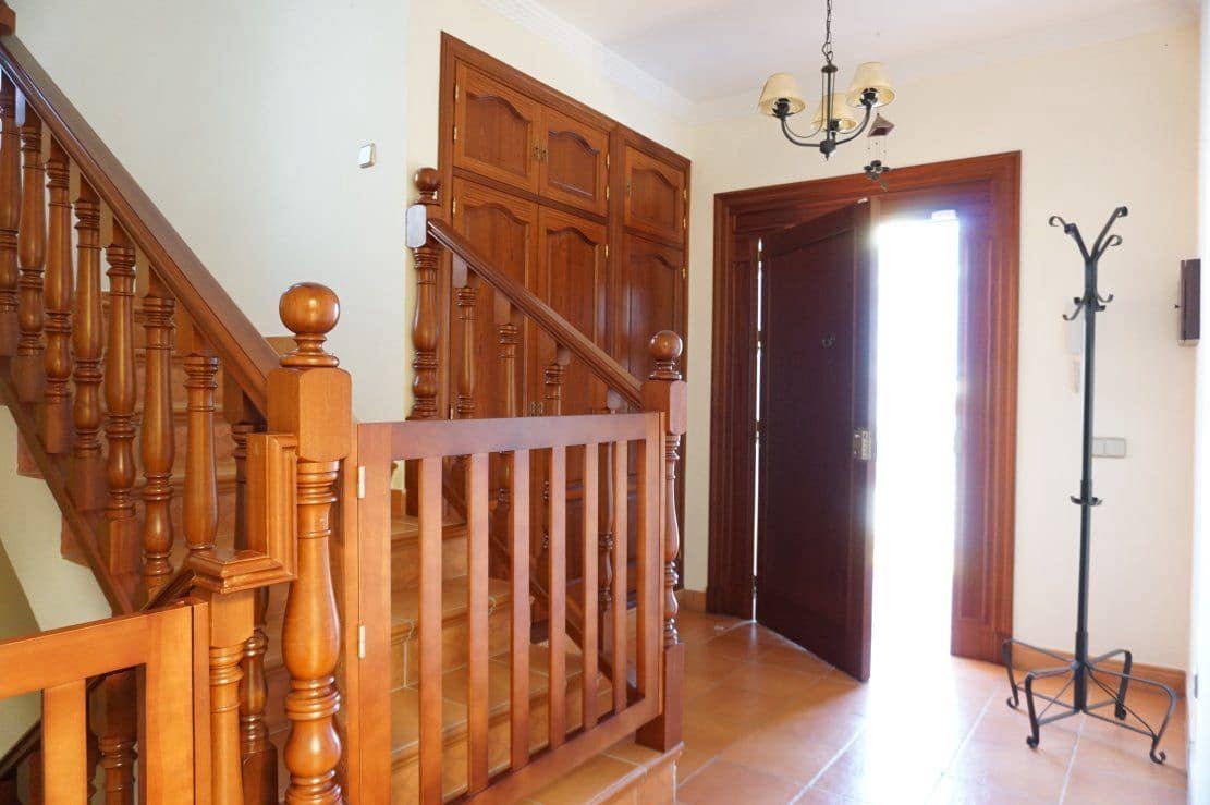 4 bedroom Villa for rent in Chipiona with garage - € 2,000 (Ref: 4957239)