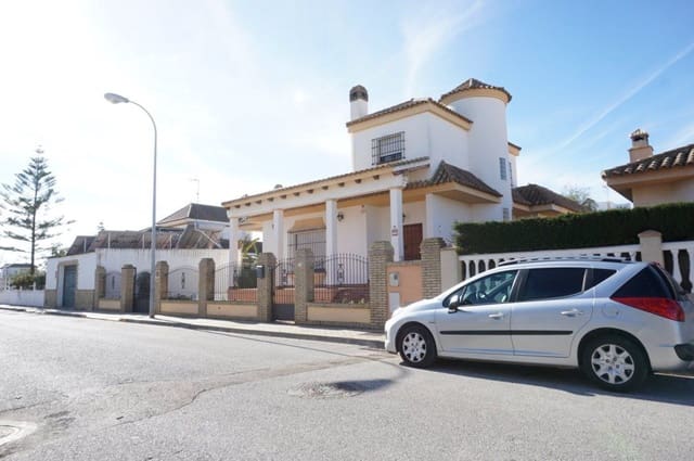 4 bedroom Villa for rent in Chipiona with garage - € 2,000 (Ref: 4957239)