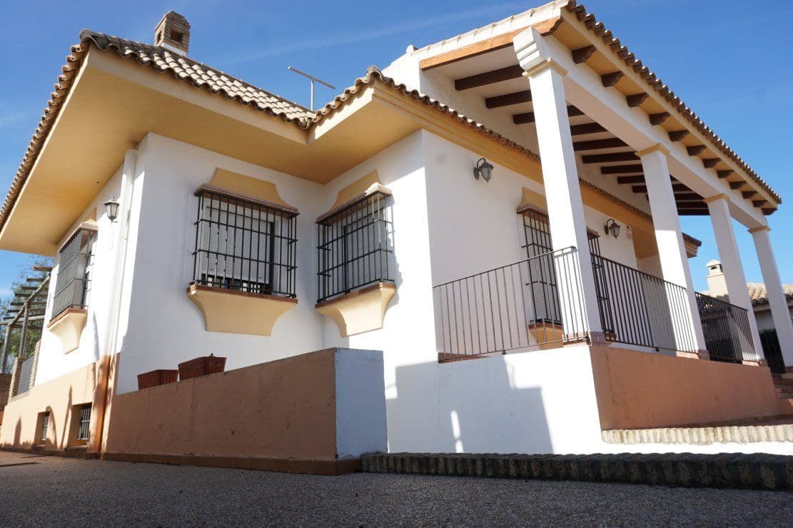 4 bedroom Villa for rent in Chipiona with garage - € 2,000 (Ref: 4957239)