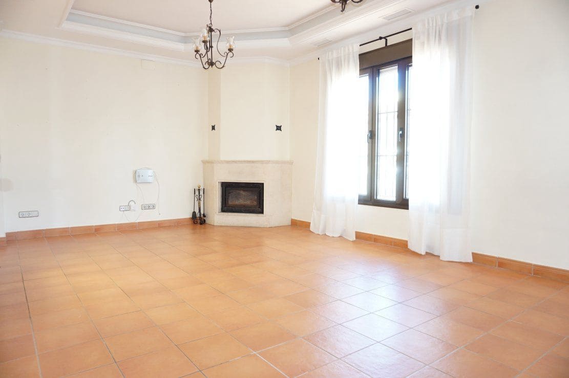 4 bedroom Villa for rent in Chipiona with garage - € 2,000 (Ref: 4957239)