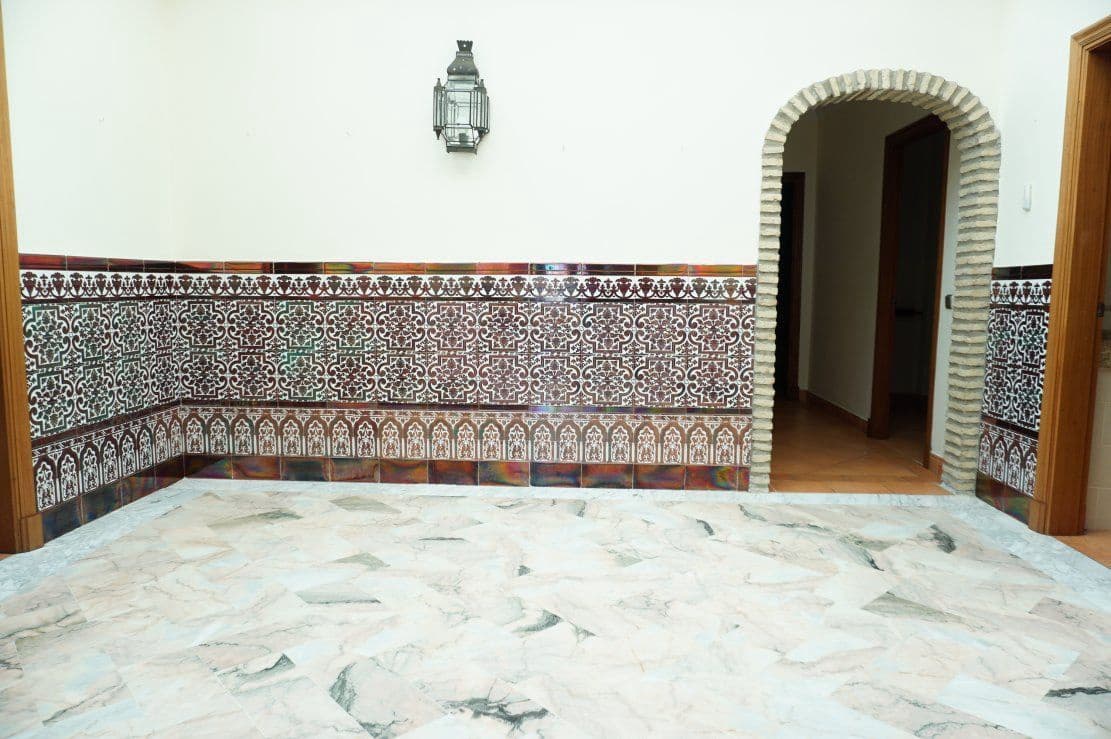 4 bedroom Villa for rent in Chipiona with garage - € 2,000 (Ref: 4957239)