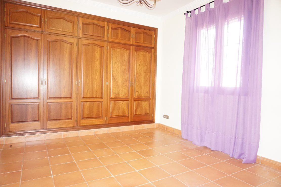 4 bedroom Villa for rent in Chipiona with garage - € 2,000 (Ref: 4957239)