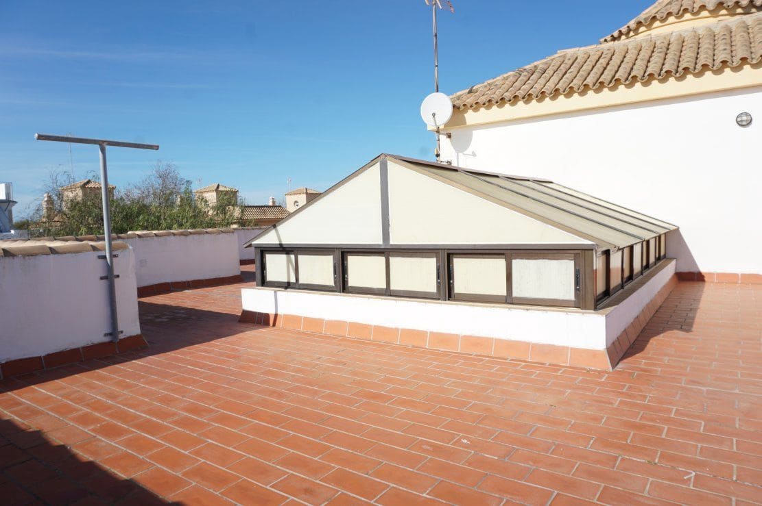 4 bedroom Villa for rent in Chipiona with garage - € 2,000 (Ref: 4957239)
