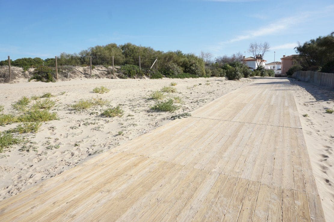 4 bedroom Villa for rent in Chipiona with garage - € 2,000 (Ref: 4957239)