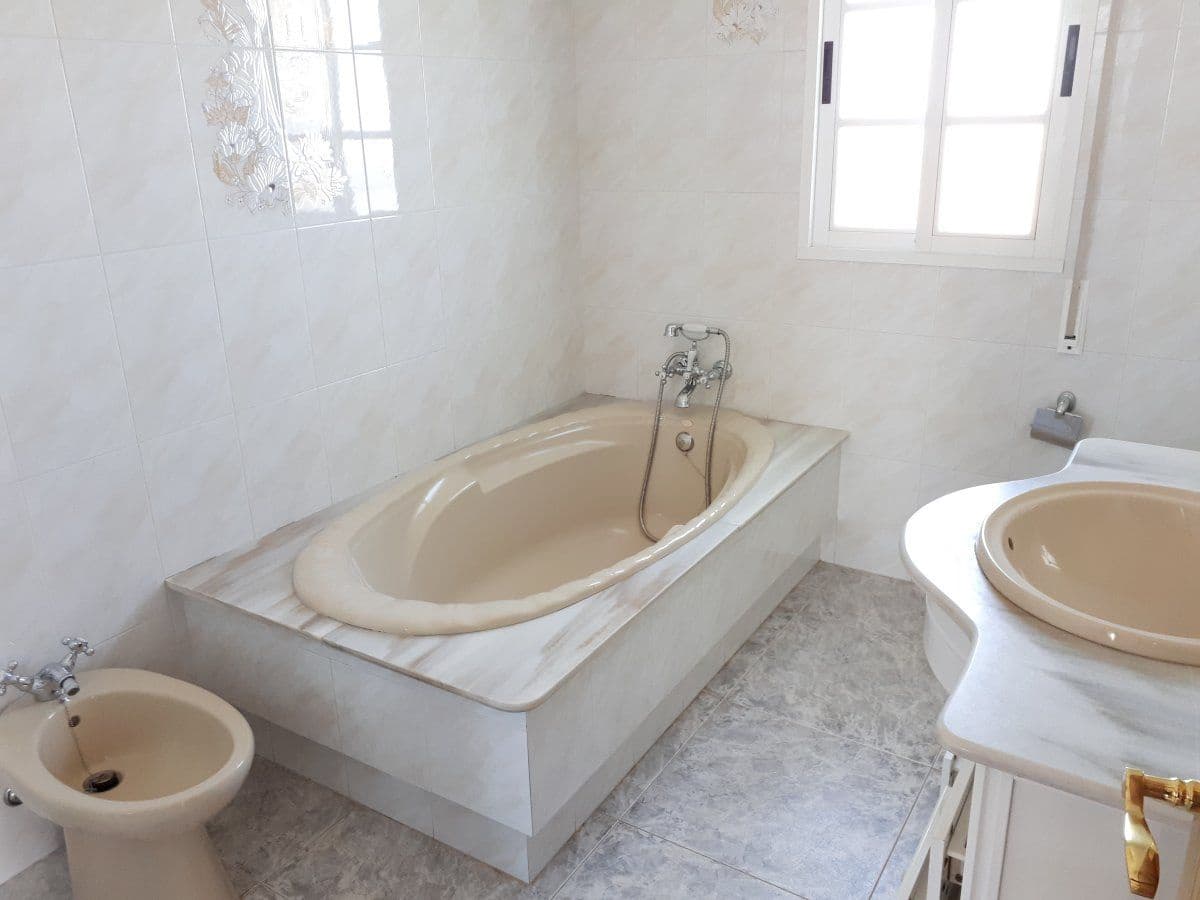 4 camera da letto Villa da affittare in Chipiona con piscina garage - 2.500 € (Rif: 4967170)