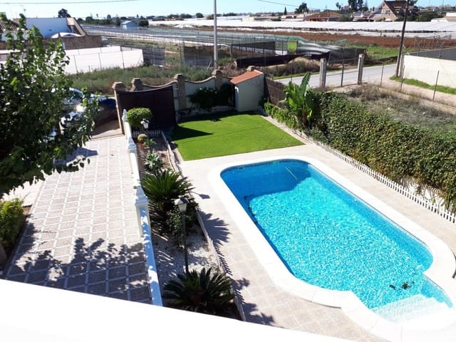 4 bedroom Villa for rent in Chipiona with pool garage - € 2,500 (Ref: 4967170)