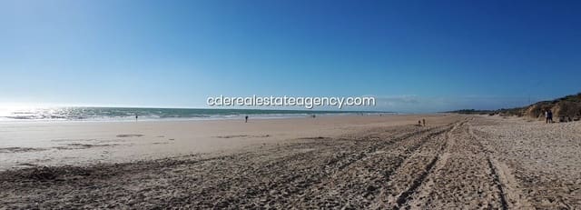 5 bedroom Villa for rent in Rota with pool garage - € 1,600 (Ref: 6942295)