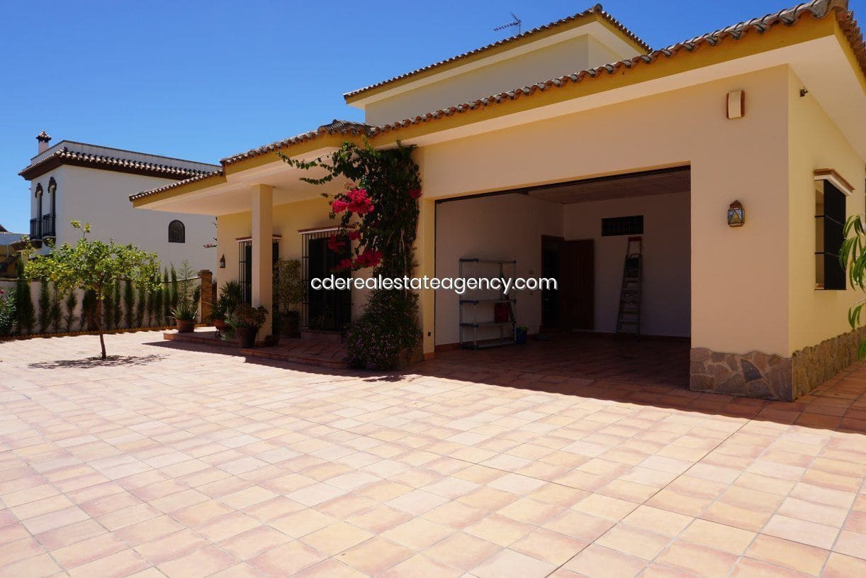 5 sypialnia Willa do wynajęcia w Rota z basenem garażem - 1 600 € (Ref: 6942295)