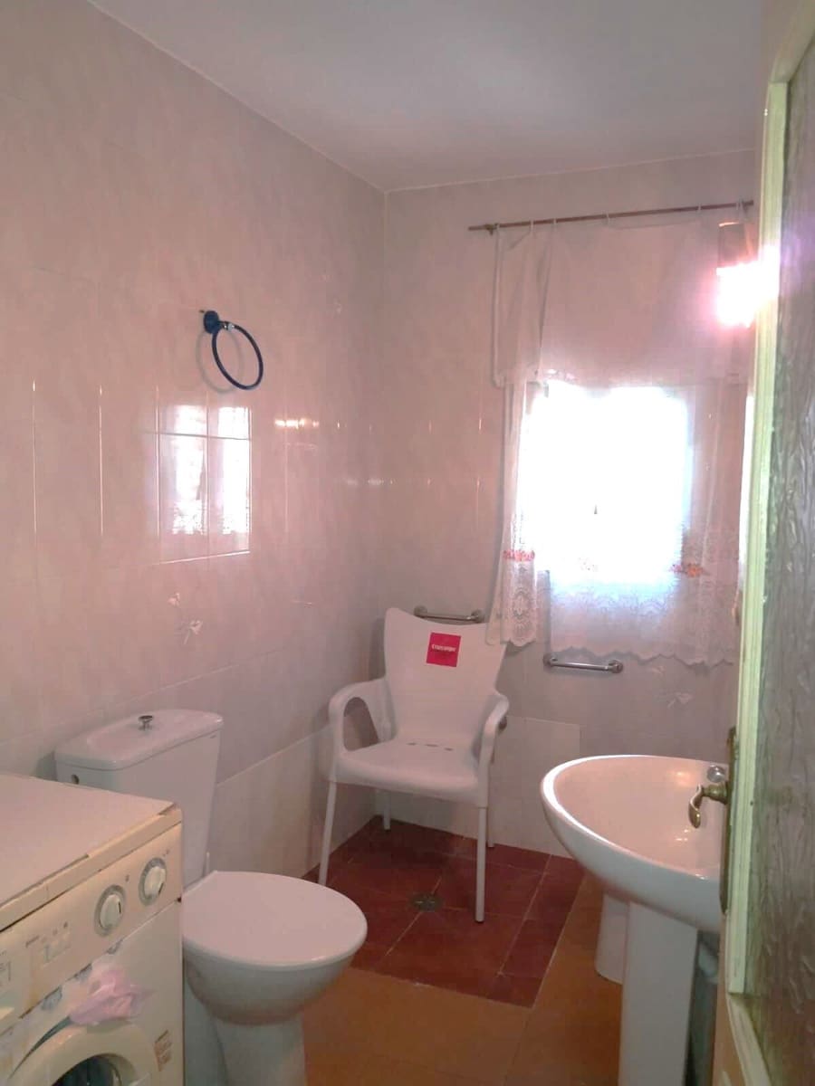 3 bedroom Townhouse for sale in Arroyomolinos de Leon with garage - € 105,000 (Ref: 9317207)