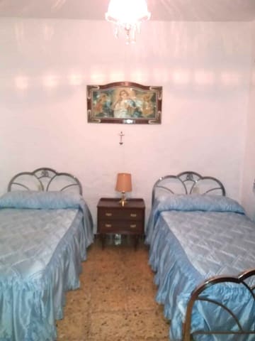 3 bedroom Townhouse for sale in Arroyomolinos de León with garage - € 105,000 (Ref: 9317207)