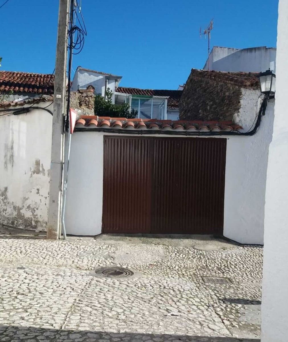 3 bedroom Townhouse for sale in Arroyomolinos de Leon with garage - € 105,000 (Ref: 9317207)