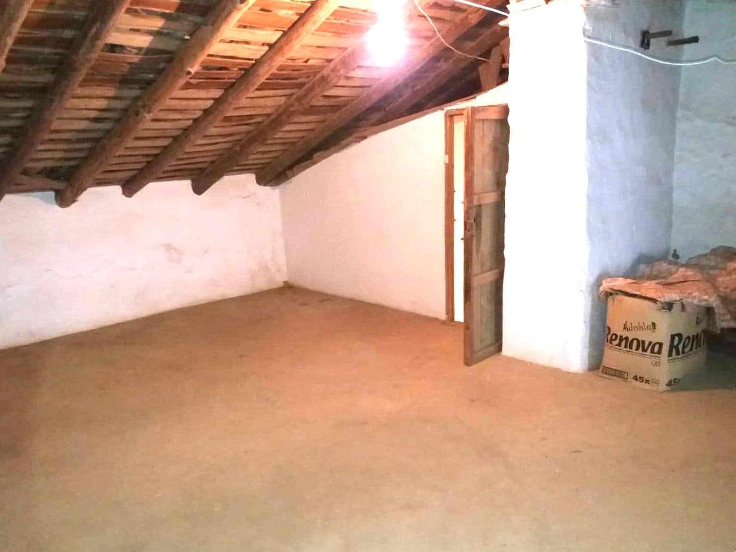 3 bedroom Townhouse for sale in Arroyomolinos de Leon with garage - € 105,000 (Ref: 9317207)