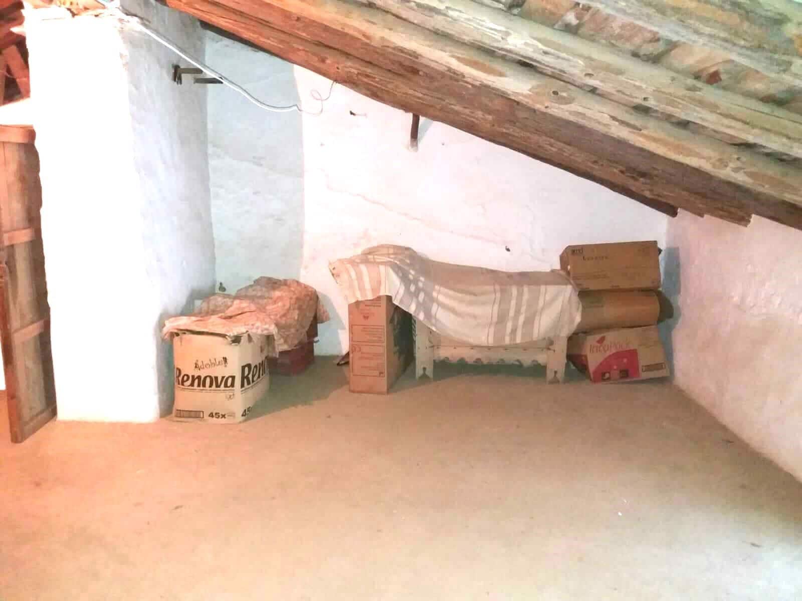 3 bedroom Townhouse for sale in Arroyomolinos de Leon with garage - € 105,000 (Ref: 9317207)