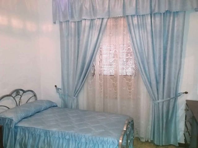 3 bedroom Townhouse for sale in Arroyomolinos de León with garage - € 105,000 (Ref: 9317207)