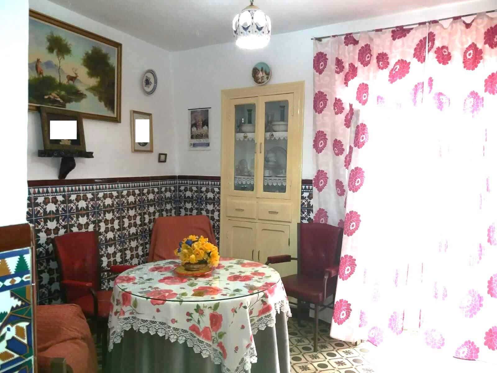 3 bedroom Townhouse for sale in Arroyomolinos de Leon with garage - € 105,000 (Ref: 9317207)