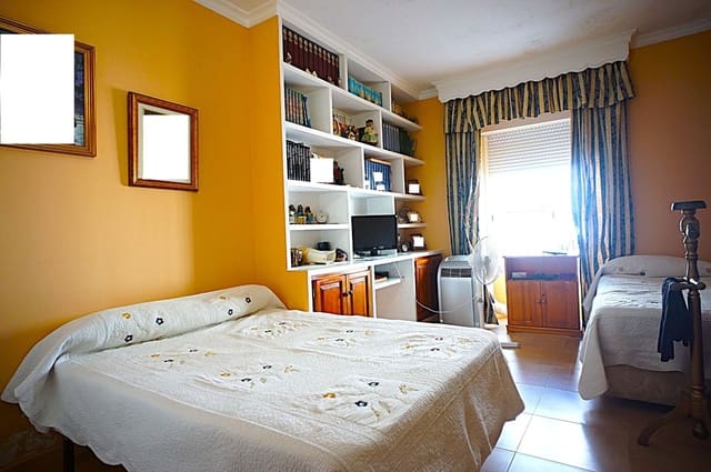 4 sovrum Villa till salu i El Puerto de Santa María - 300 000 € (Ref: 9317209)