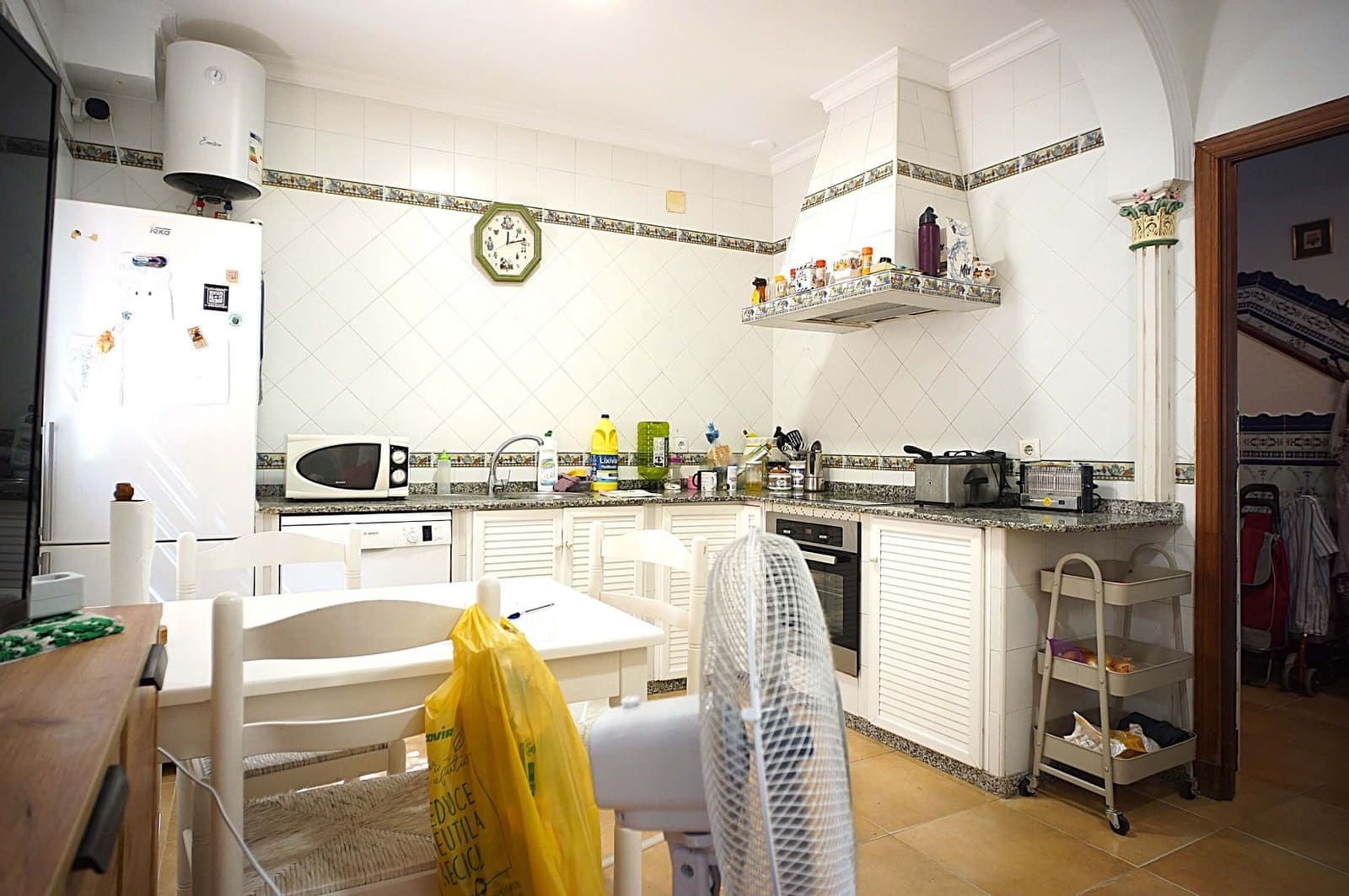 4 bedroom Villa for sale in El Puerto de Santa Maria - € 300,000 (Ref: 9317209)