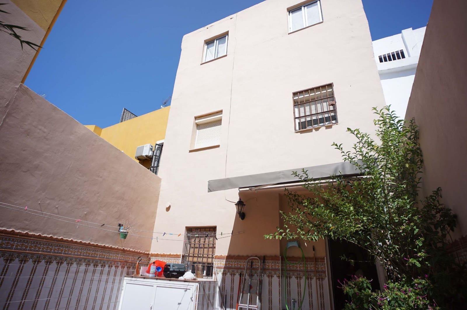 4 bedroom Villa for sale in El Puerto de Santa Maria - € 300,000 (Ref: 9317209)