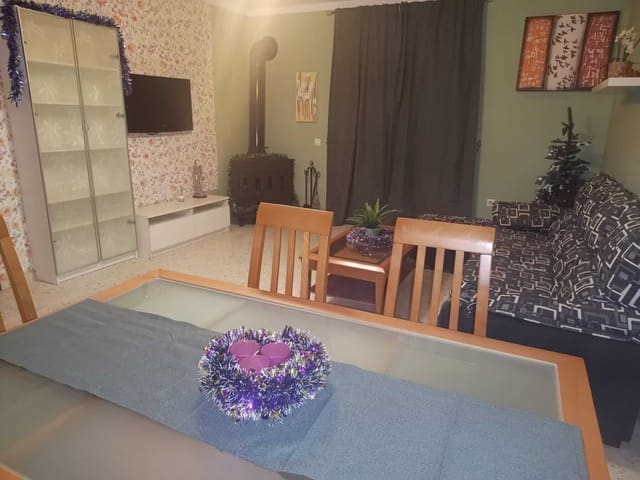 4 bedroom Semi-detached Villa for sale in Villamanrique de la Condesa with garage - € 125,000 (Ref: 9317213)