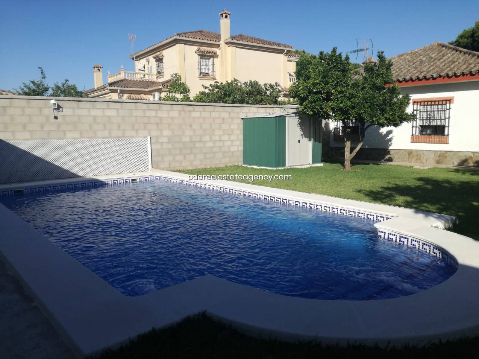 3 soveværelse Villa til leje i El Puerto de Santa Maria med swimmingpool garage - € 1.800 (Ref: 9317215)
