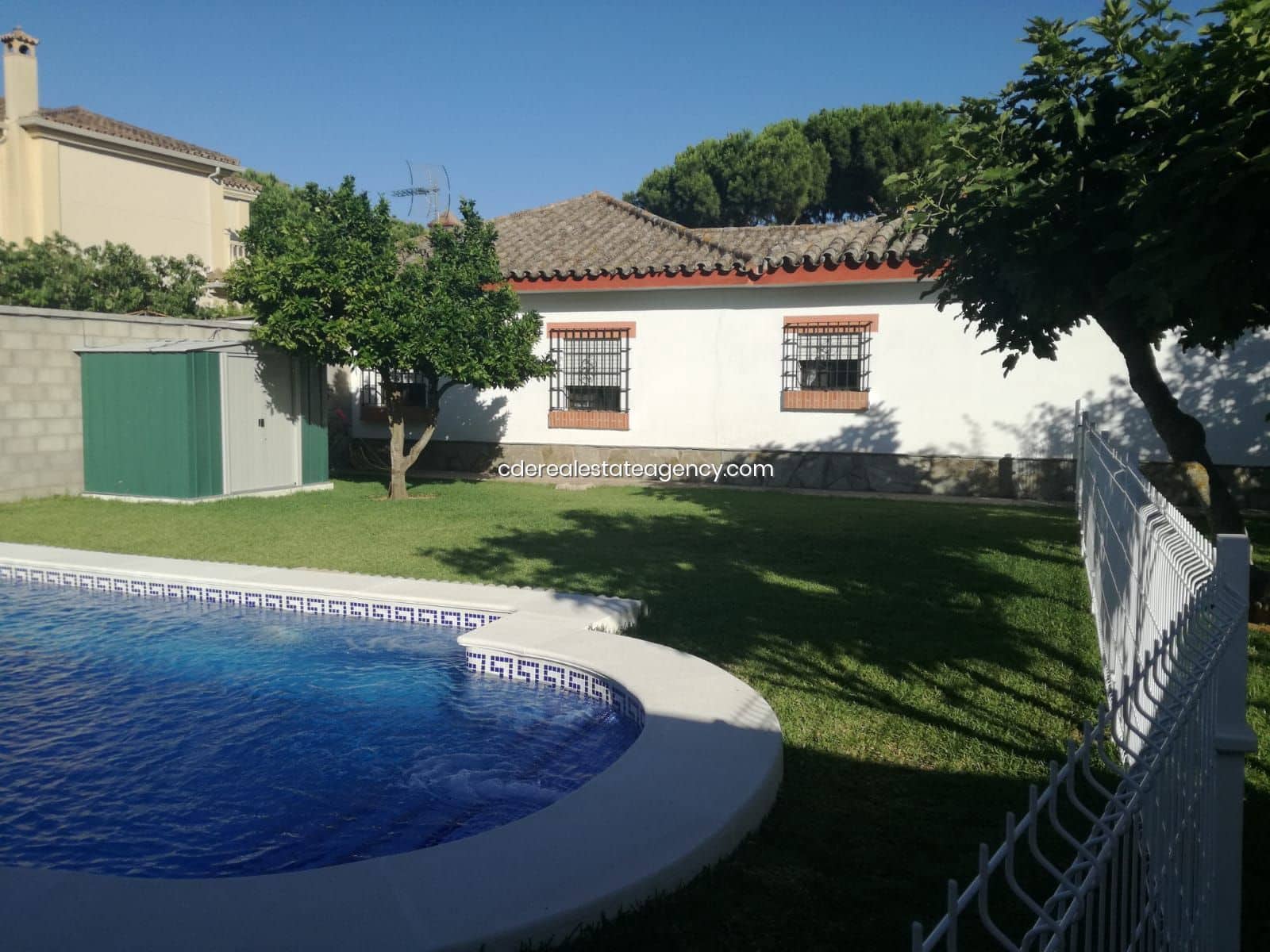 3 soveværelse Villa til leje i El Puerto de Santa Maria med swimmingpool garage - € 1.800 (Ref: 9317215)